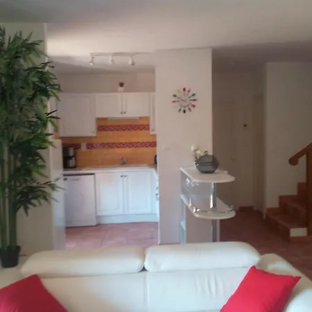 Swanara Holidays Sarlat Esterno foto